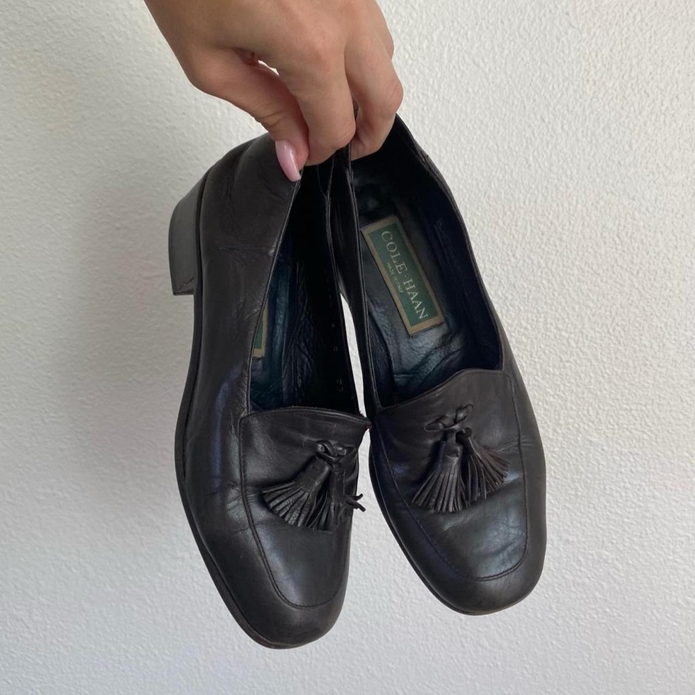 Cole Haan Brown Leather Tassel Slip On Loafers 1.5" Heel Made in Italy Preppy